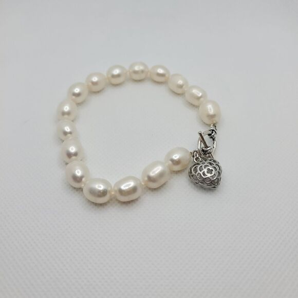 UNBRANDED Faux Pearl Bracelet  - Picture 1 of 3